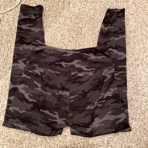 camo leggings